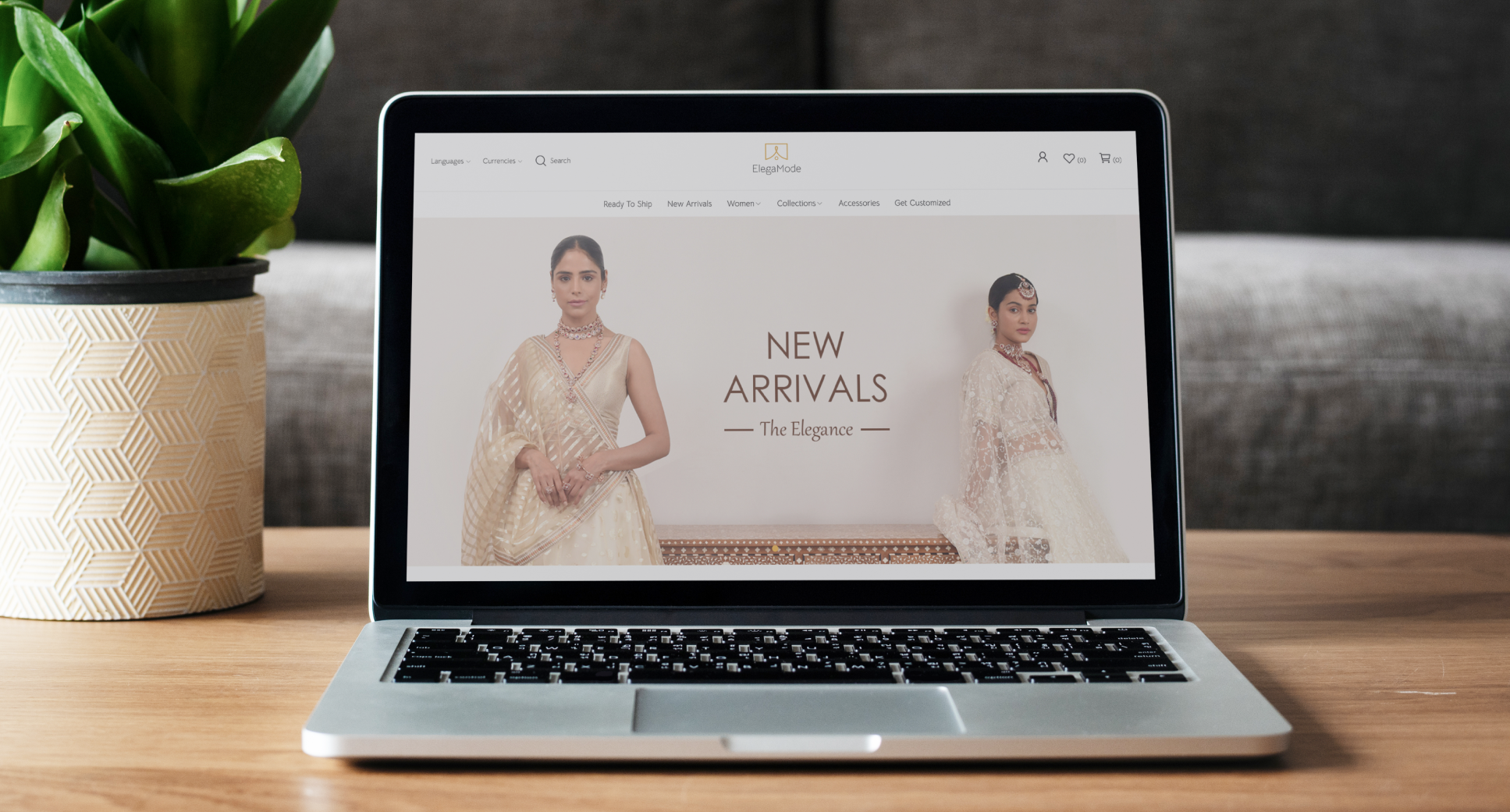 Customizing Fashion E-commerce Experience