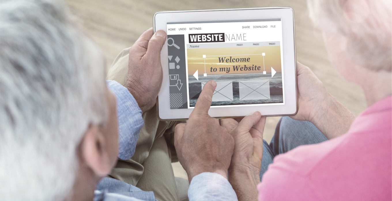 Old Couple scrolling tab